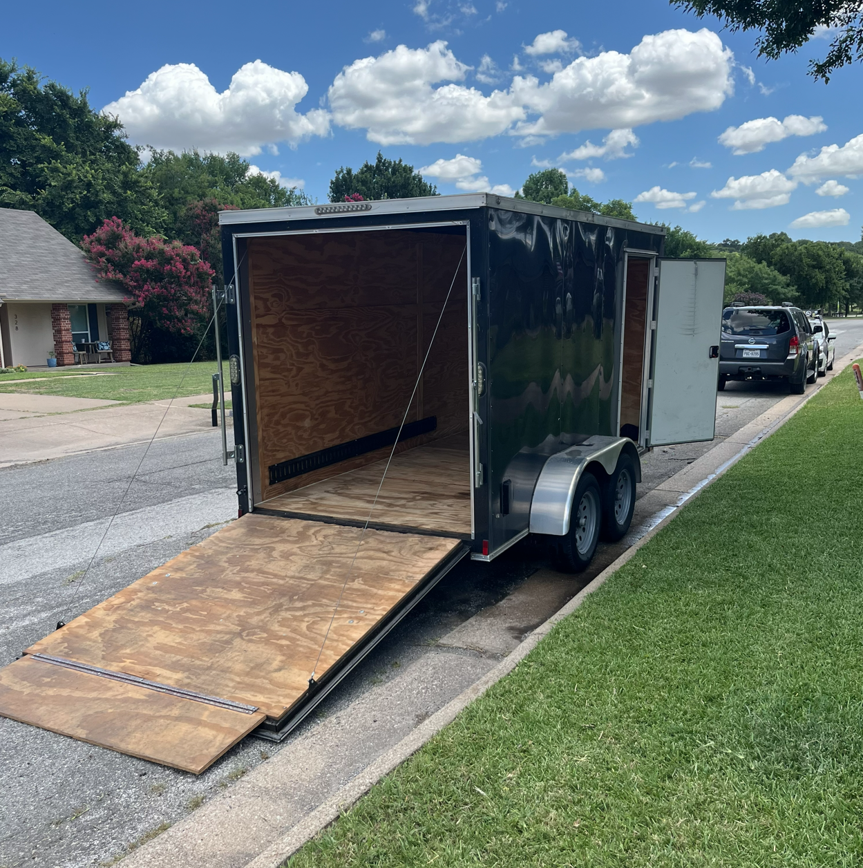 Black enclosed trailer for rent near Fort Worth TX - Diamond C 6x12
