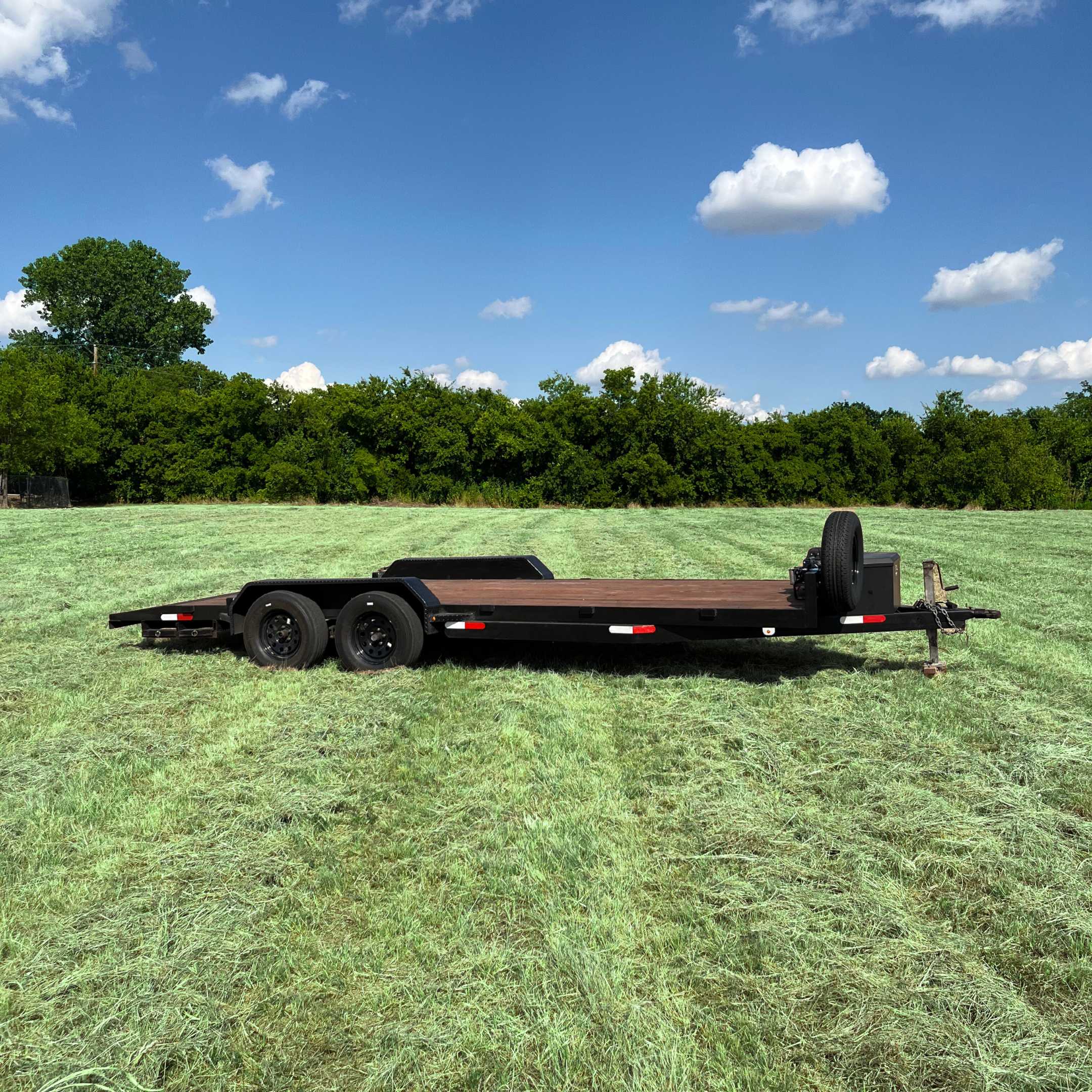 Jake's Trailer Rentals car hauler flatbed trailer for rent in Austin TX