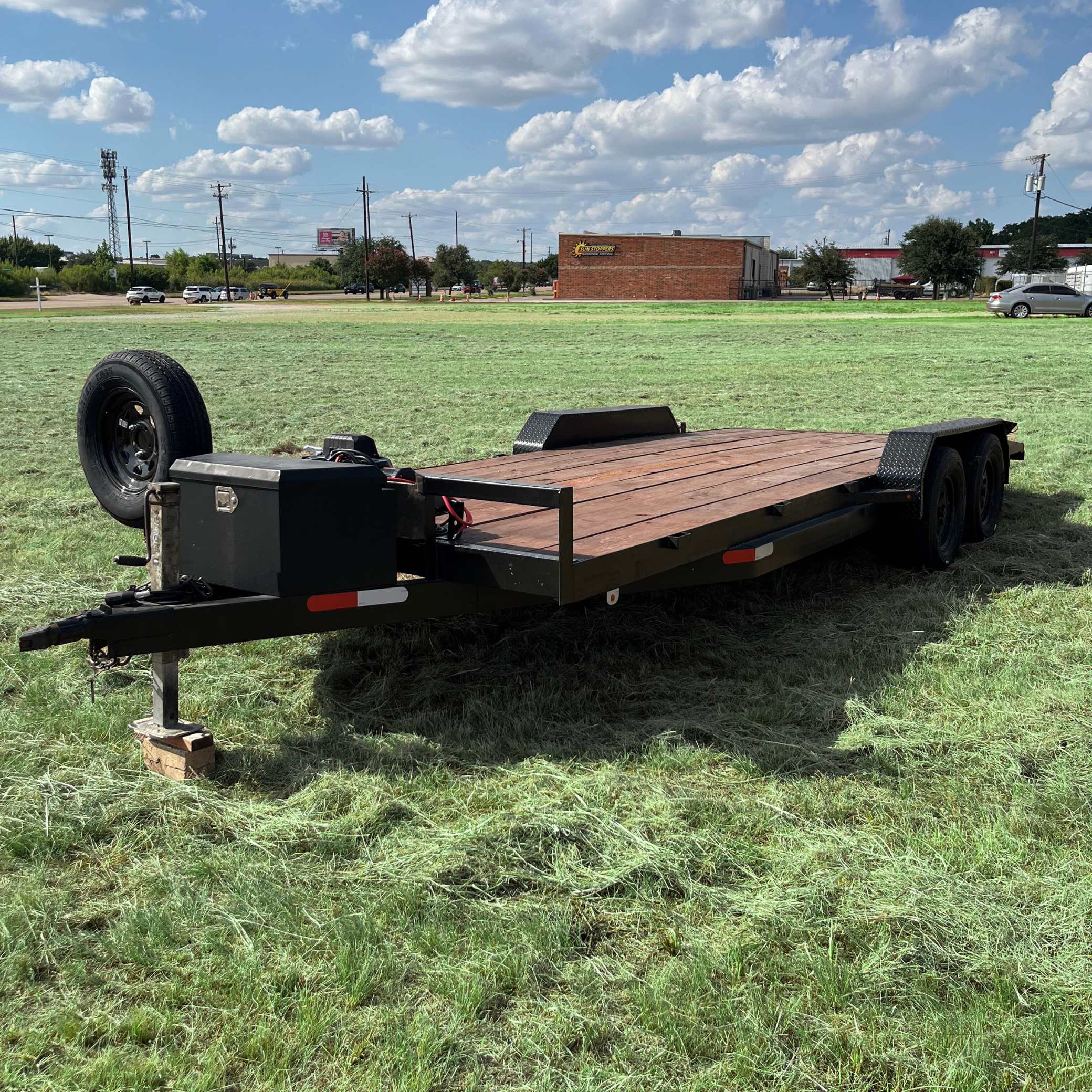 Car hauler trailer rental Austin Texas - 20ft flatbed with wood deck